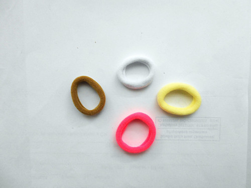Pletená gumička do vlasů — foto 2