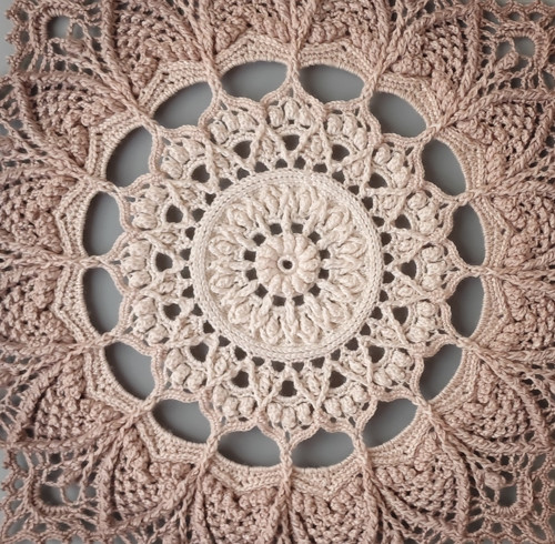 Mandala Béžová hvězda - průměr 45 cm — foto 5