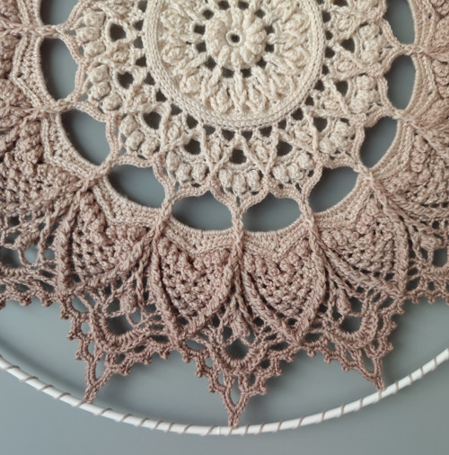 Mandala Béžová hvězda - průměr 45 cm — foto 3