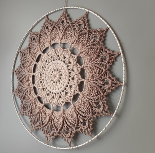Mandala Béžová hvězda - průměr 45 cm — foto 4