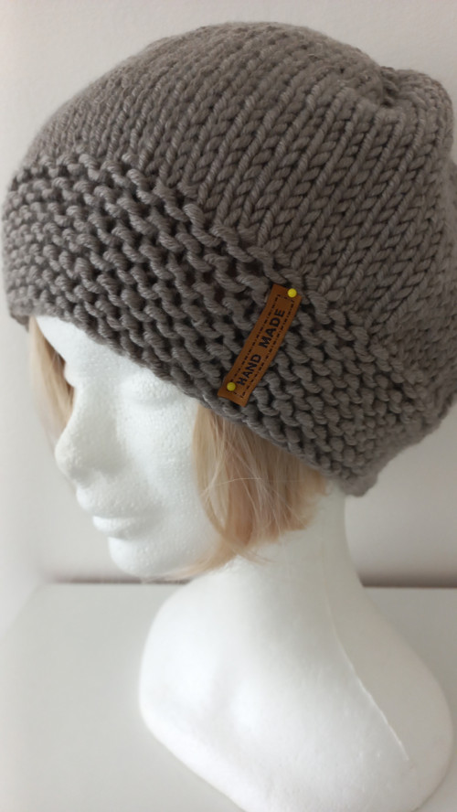 Pletený dámský baret. — foto 4