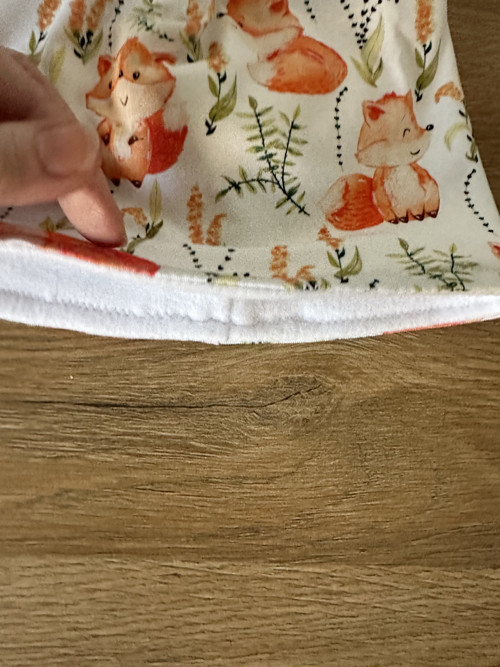 Dětská krásná čepice s liškami — foto 2
