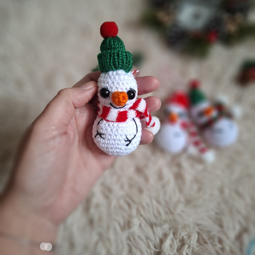Háčkovaná sada sněhuláčků — foto 4