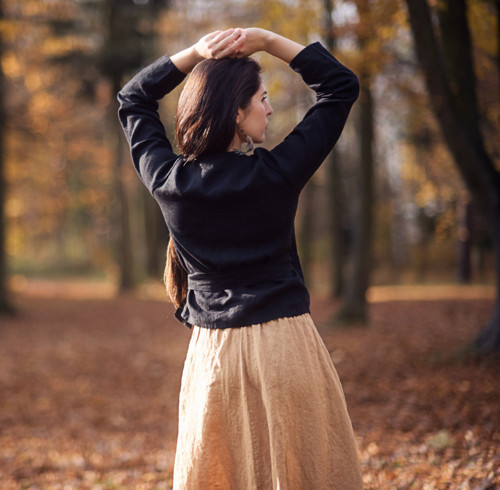Lněná zavinovací halenka Černá — foto 6