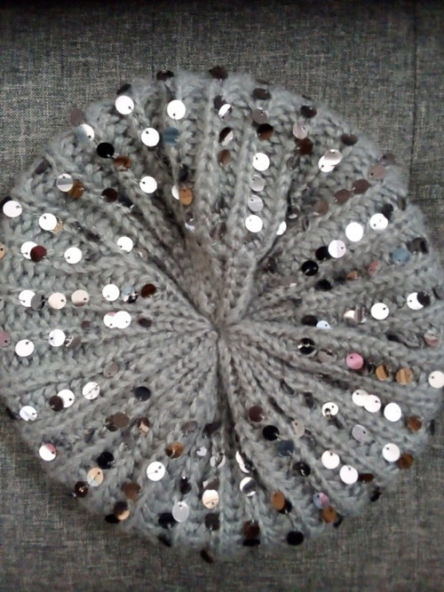 Vintage baret s flitry — foto 3