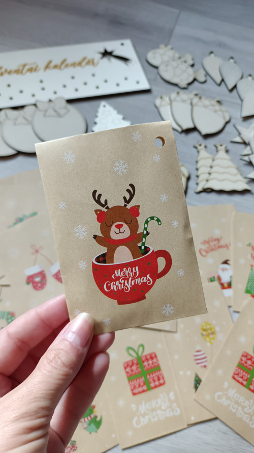 Dřevěný adventní kalendář — foto 3
