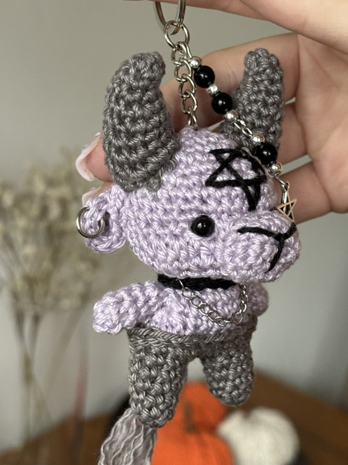 Háčkovaný přívěšek - Tiny Baby Baphy — foto 2