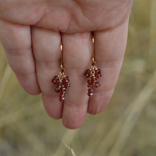 Granátkové, gold filled náušnice — foto 4