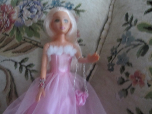 Barbie ve společenských šatech č. 12 — foto 2