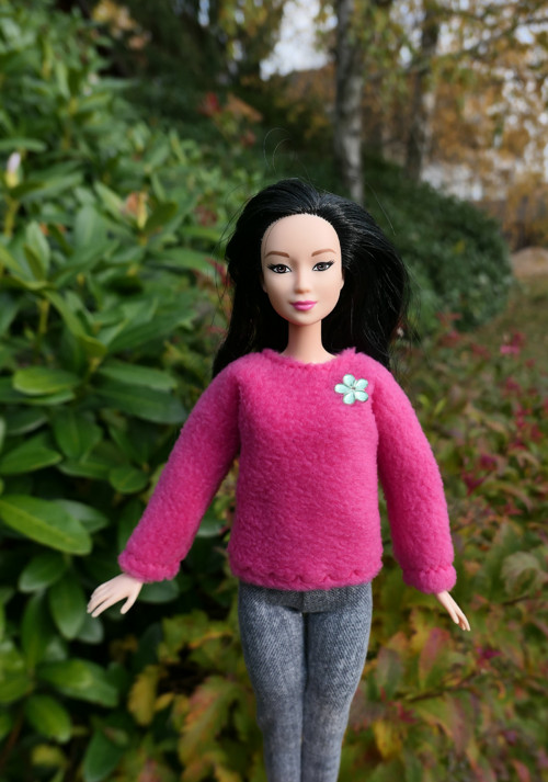 Svetr pro Barbie — foto 4