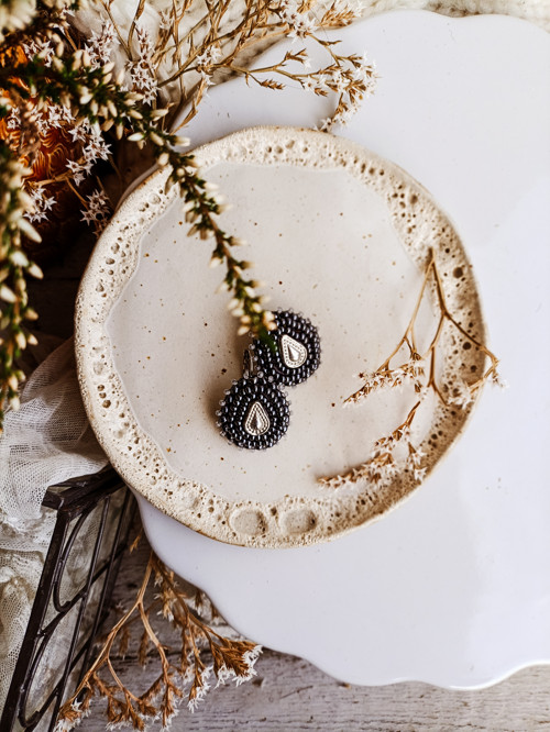 Arabesque n.16 - vyšívané náušnice — foto 3