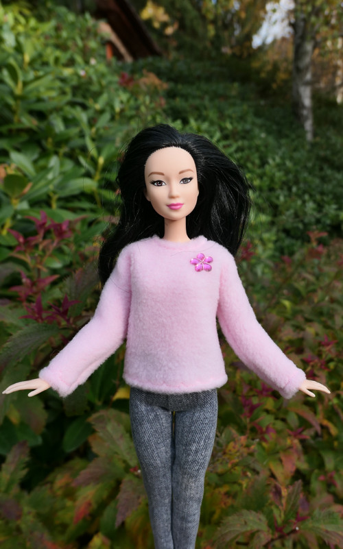 Svetr pro Barbie — foto 2