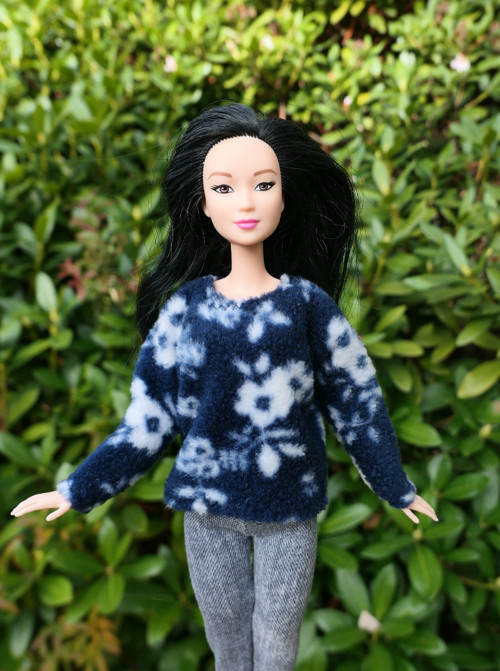 Svetr pro Barbie — foto 2
