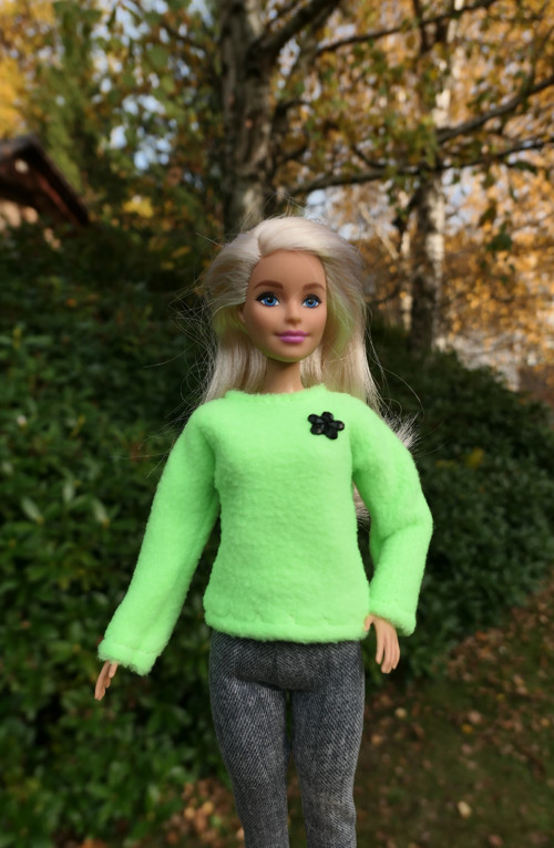 Svetr pro Barbie — foto 2