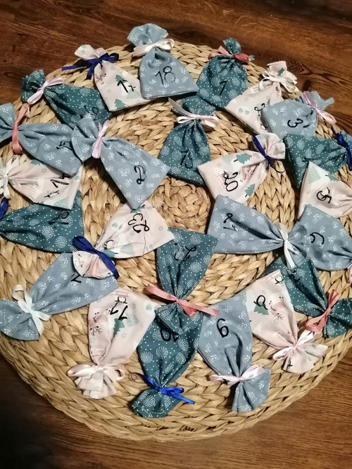 Adventní kalendář..... 24 pytlíčků — foto 6