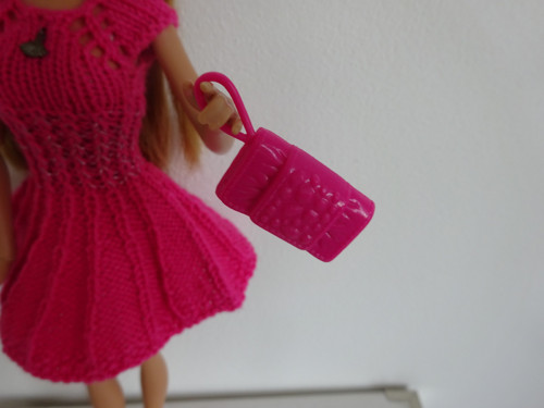 Šaty,kabelka a botky pro Barbie — foto 6