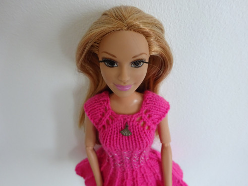 Šaty,kabelka a botky pro Barbie — foto 3
