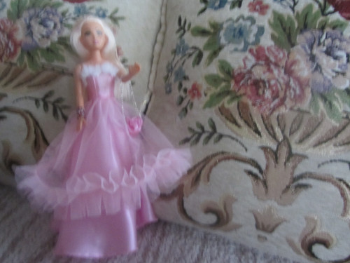 Barbie ve společenských šatech č. 12 — foto 5