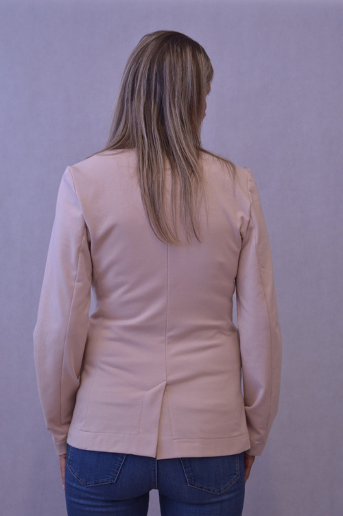 Dámske elegantné sako béžové — foto 4