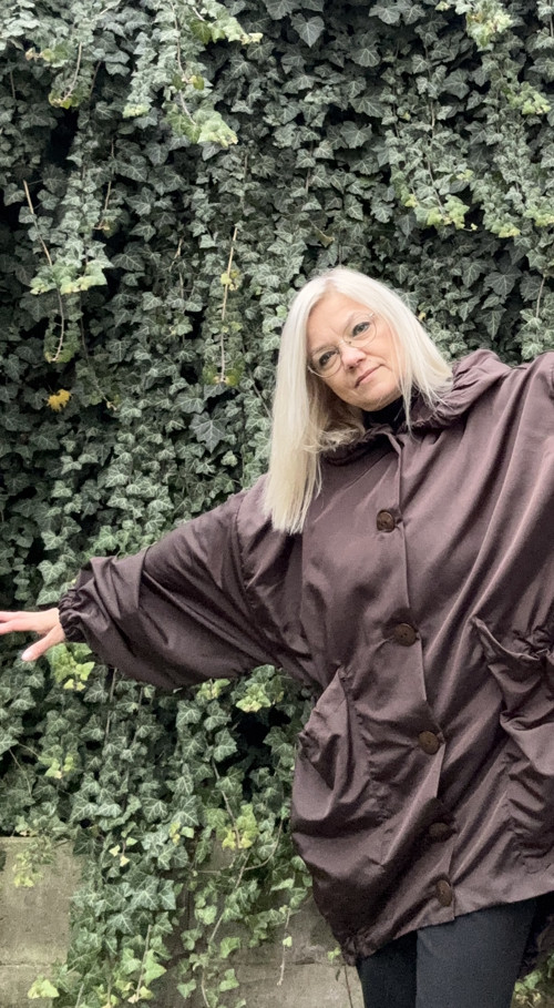 Bunda hnědá šusťáková oversize — foto 2
