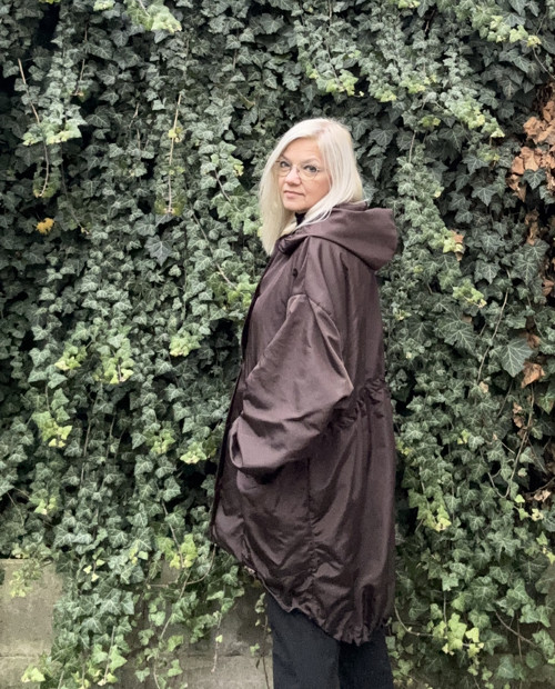 Bunda hnědá šusťáková oversize — foto 4