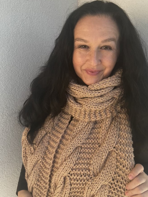 RUČNĚ PLETENÁ ŠÁLA béžová — foto 2