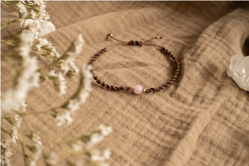 Náramek s kunzitem - hnědý /micro macrame/ — foto 2