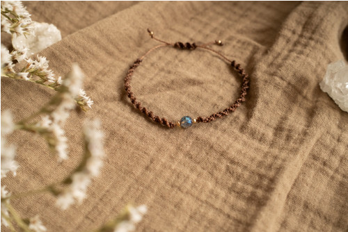Náramek s křišťálem aqua aura /micro macrame/ — foto 4