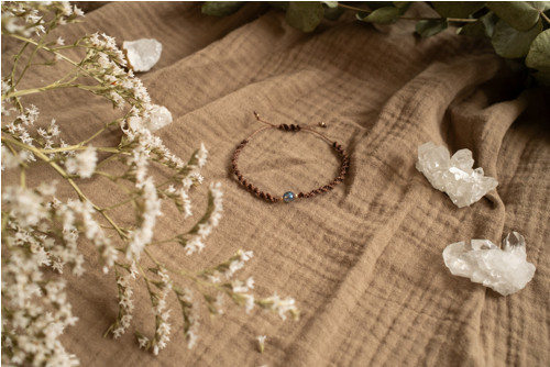 Náramek s křišťálem aqua aura /micro macrame/ — foto 2