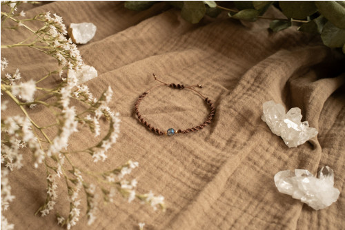 Náramek s křišťálem aqua aura /micro macrame/ — foto 6
