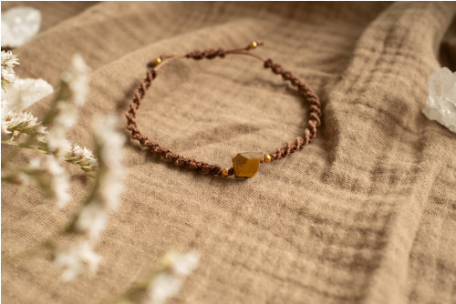 Náramek se surovým tygřím okem /micro macrame/ — foto 6