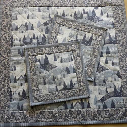 Patchworkový vánoční ubrus Scandi 50x50 cm — foto 2