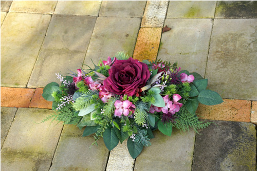 Ikebana na hrob v bordó — foto 3