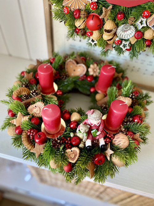 Adventní věnec s cukrovíčkem — foto 3