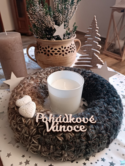 Luxusní háčkovaný "jasmínový" věnec — foto 4