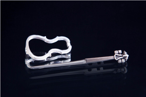 Stříbrná brož violoncello — foto 2