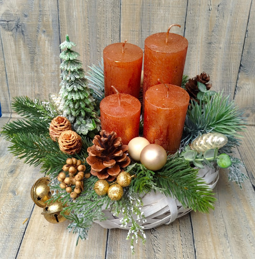 Adventní svícen v košíku v medové — foto 4
