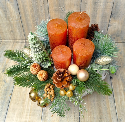 Adventní svícen v košíku v medové — foto 2