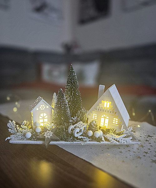 Vánoční dekorace s LED domečky — foto 2