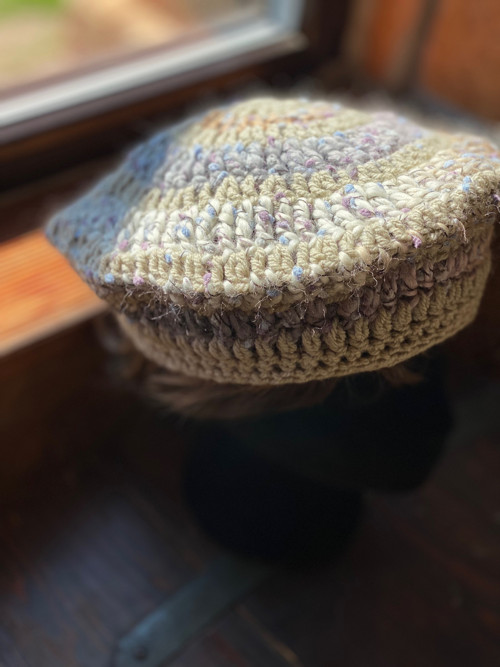 Baret ručně háčkovaný - béžové snění — foto 2
