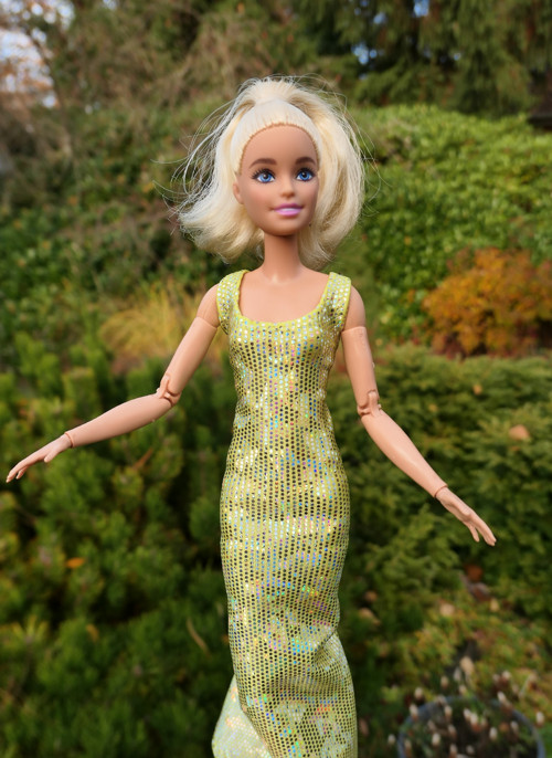 Šaty pro modelku Barbie — foto 2