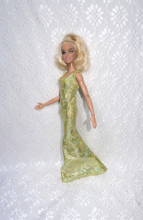 Šaty pro modelku Barbie — foto 4