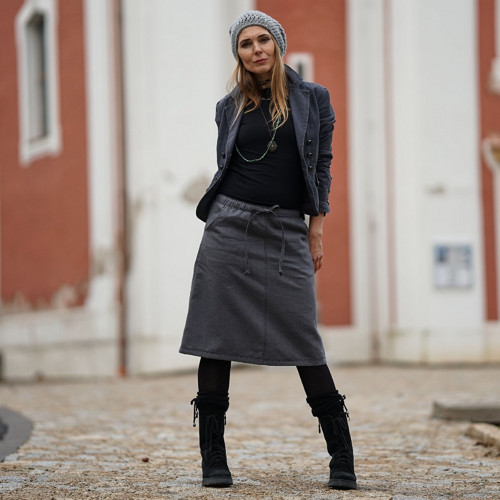 Áčková šedá sukně s výšivkou — foto 2