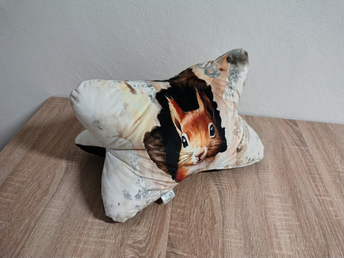 3D polštář "kost" veverka — foto 2
