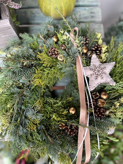 Velký věnec 44cm s vyšívanou hvězdou — foto 5