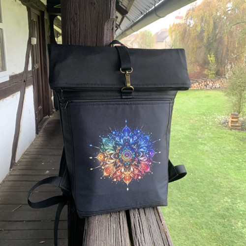 Barevná mandala + přední kapsa na zip — foto 4