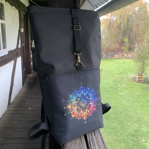 Barevná mandala + přední kapsa na zip — foto 2