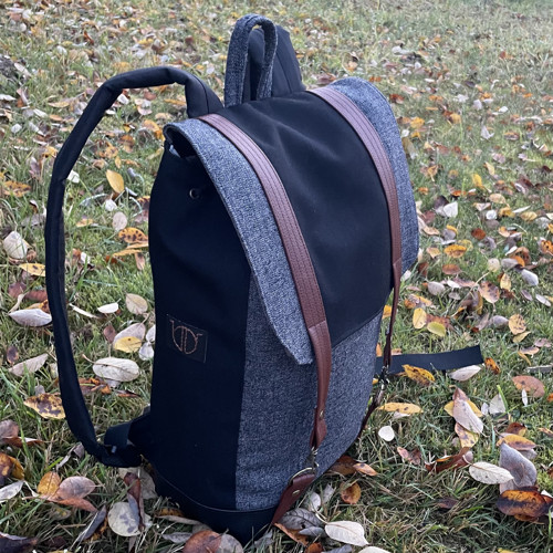 Upcyklovaný batoh BASIC má depresi rád — foto 2
