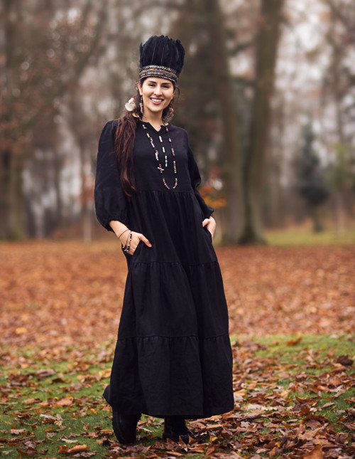 Lněné maxišaty s volány Černé — foto 4