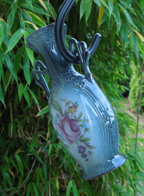 Porcelánová vázička s růžičkou — foto 3